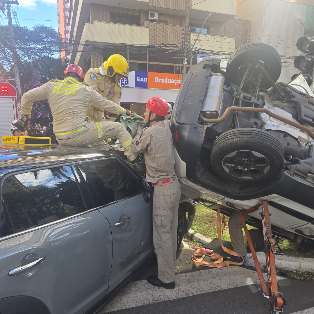 Mulher é resgatada após sofrer acidente na área central de Maringá