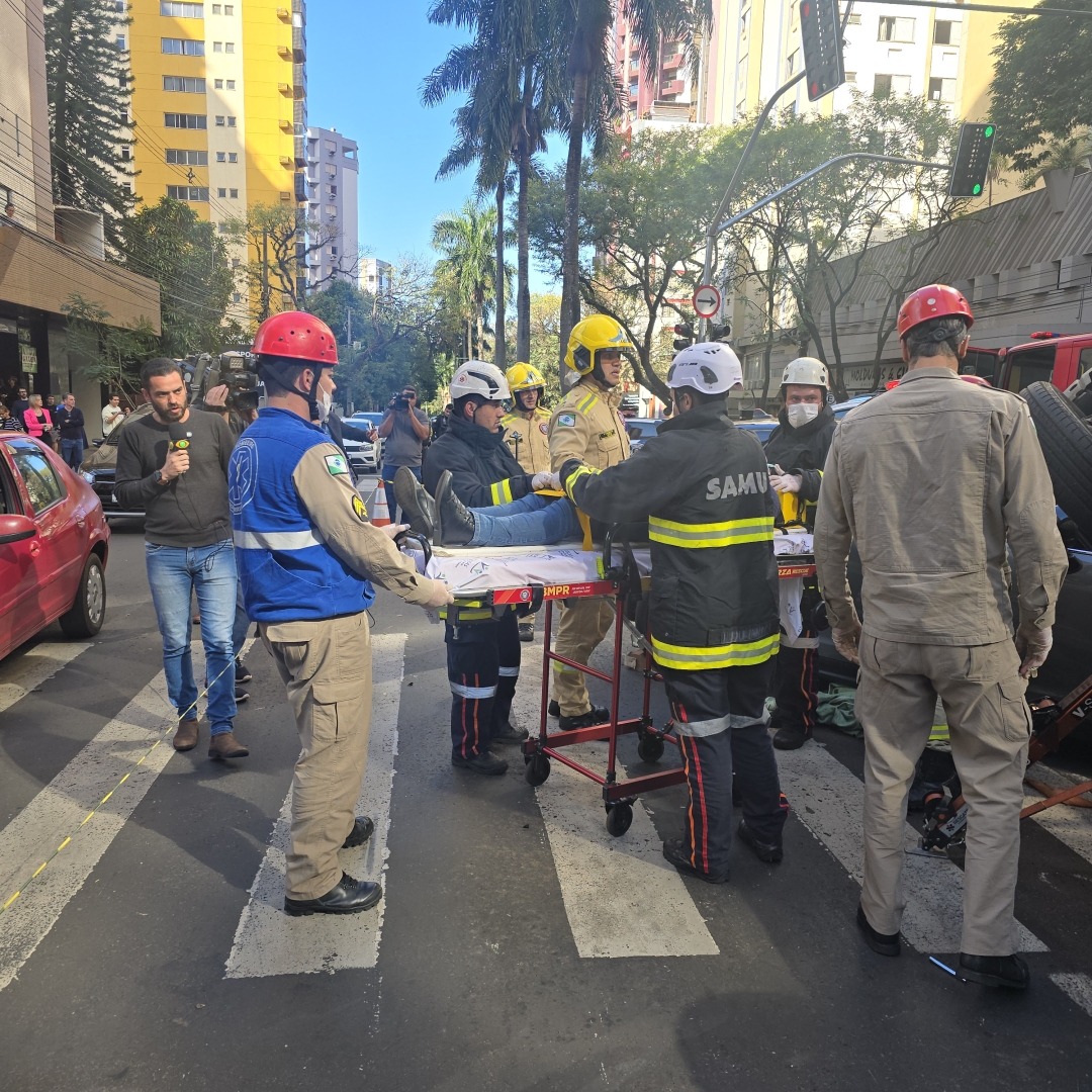 Mulher é resgatada após sofrer acidente na área central de Maringá