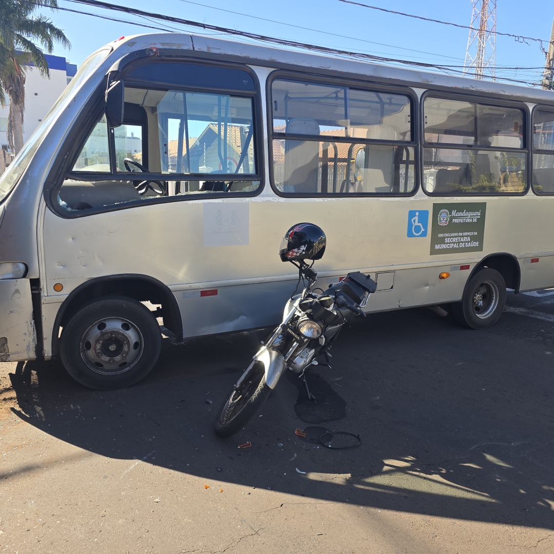 Motorista da prefeitura de Mandaguari provoca acidente ao invadir preferencial em Maringá