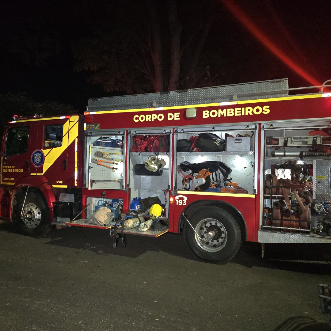 Homem de 57 anos morre carbonizado durante incêndio na Vila Esperança