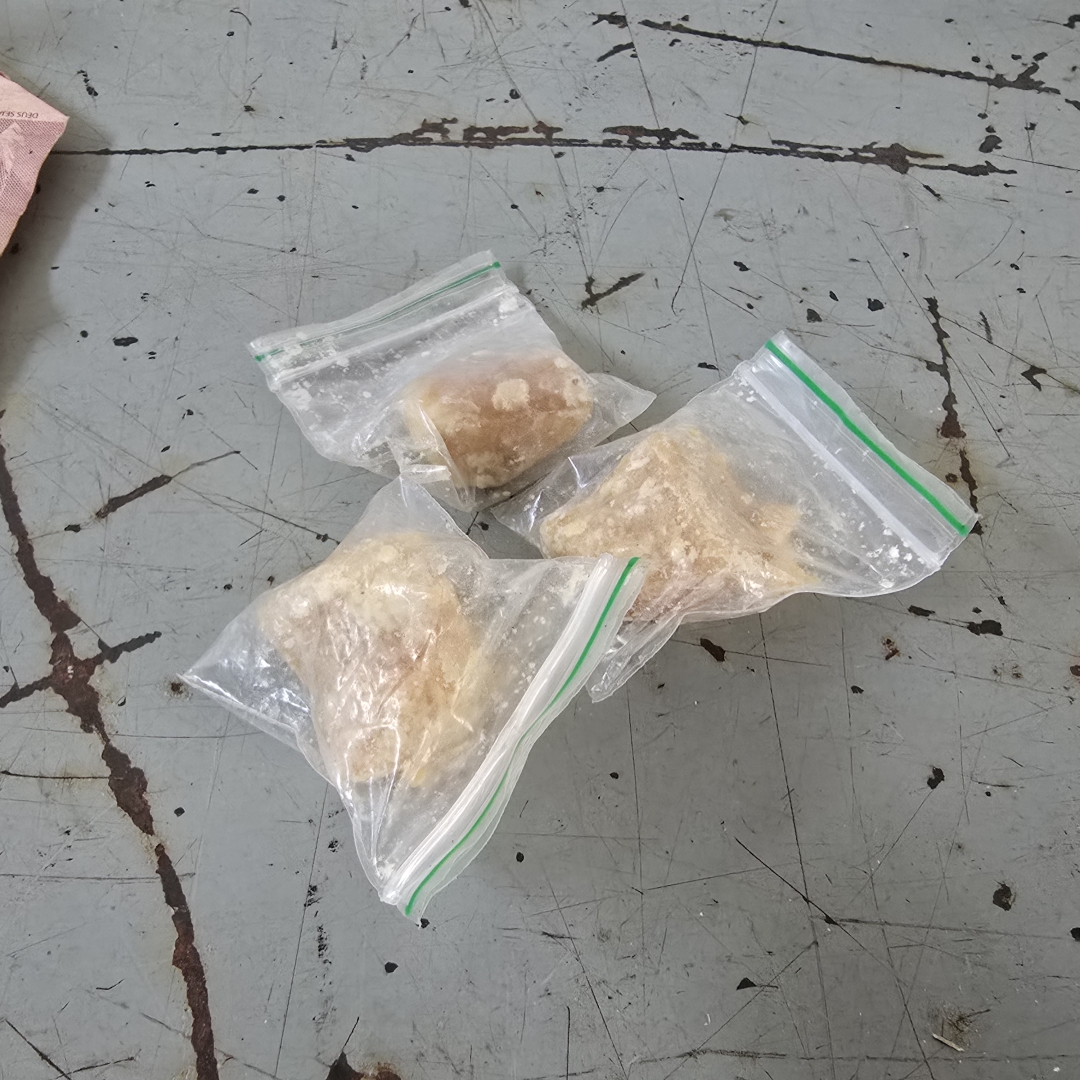 Homem que traficava crack no centro de Maringá é detido após tentar fugir da Guarda Municipal