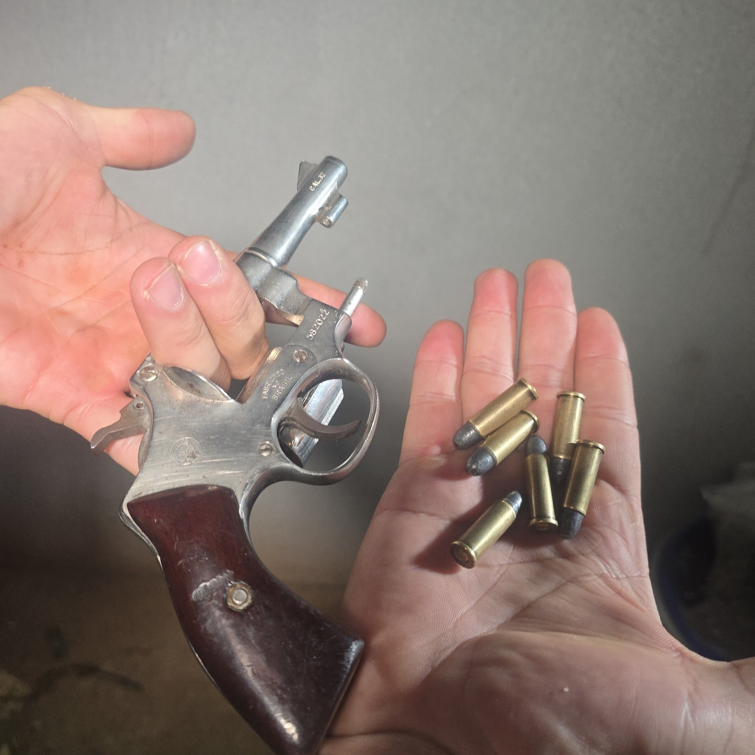 Traficantes de Sarandi são presos com grande quantidade de drogas e arma 