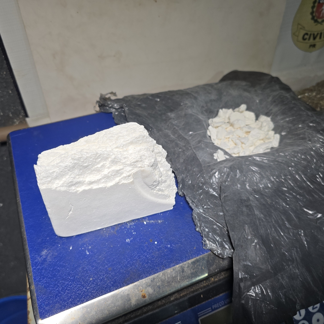 Traficantes de Sarandi são presos com grande quantidade de drogas e arma 
