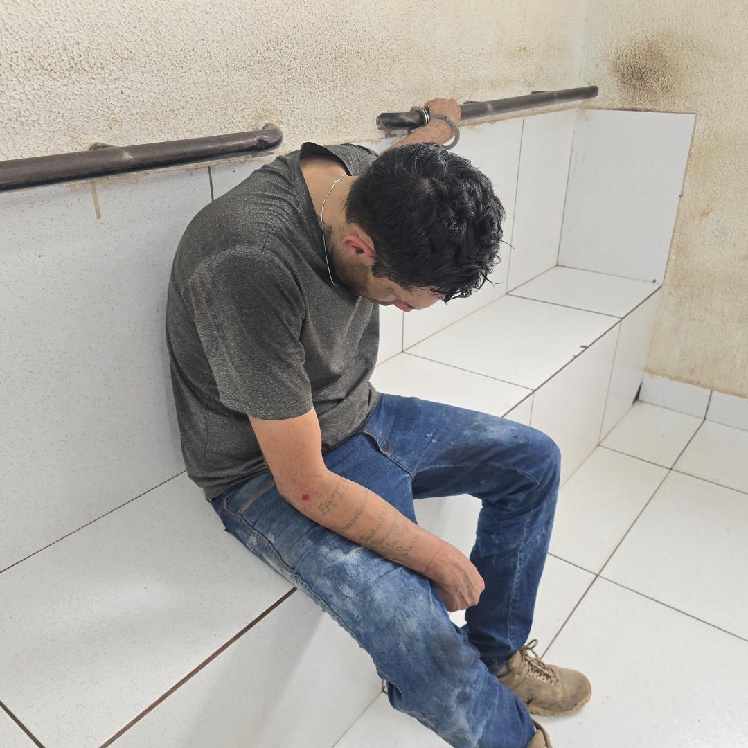 Homem é preso após trocar drogas por moto furtada em Maringá