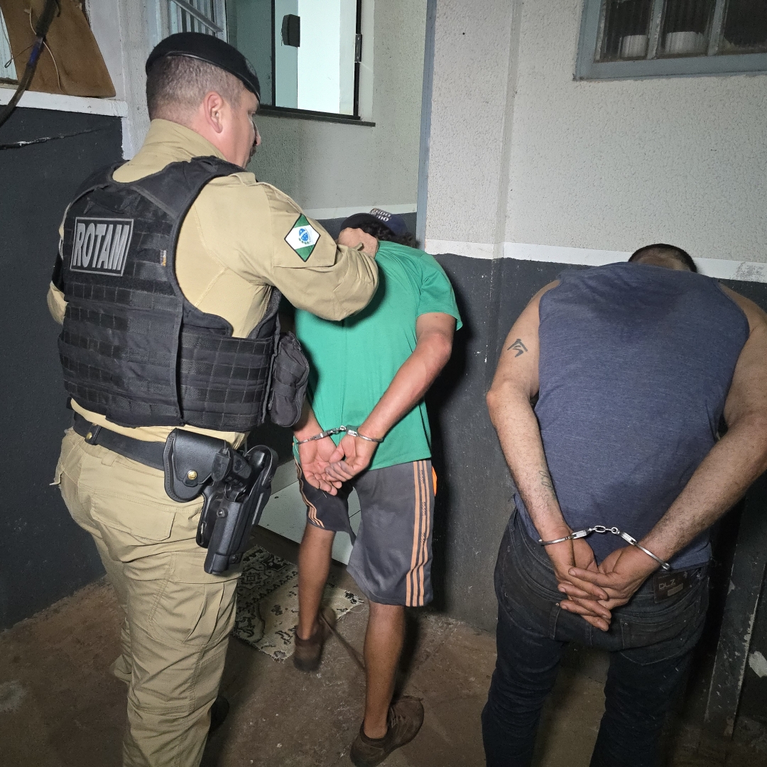 Rotam do 32º Batalhão prende três homens com armas de fogo em Sarandi
