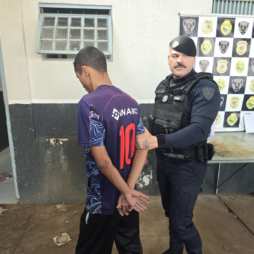 Guardas Municipais de Sarandi e Maringá prendem suspeito com moto adulterada