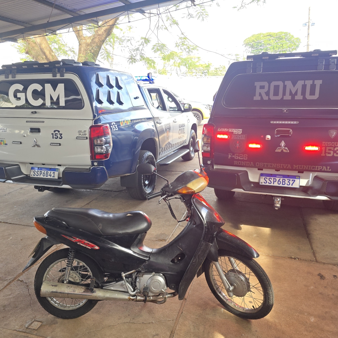 Guardas Municipais de Sarandi e Maringá prendem suspeito com moto adulterada