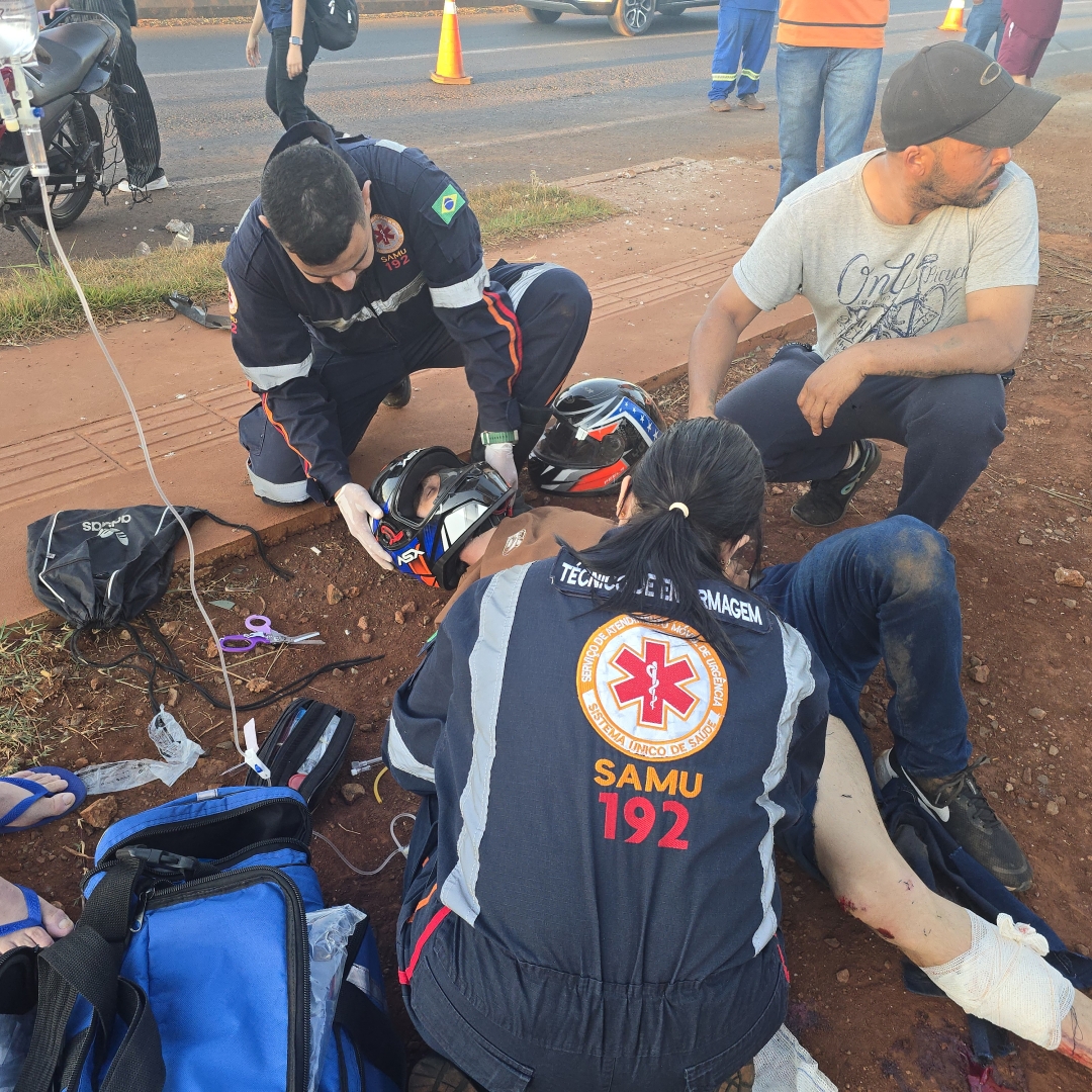 Motociclista de 24 anos sofre acidente grave próximo do trevo do Catuaí