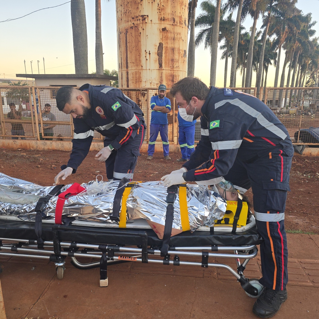 Motociclista de 24 anos sofre acidente grave próximo do trevo do Catuaí