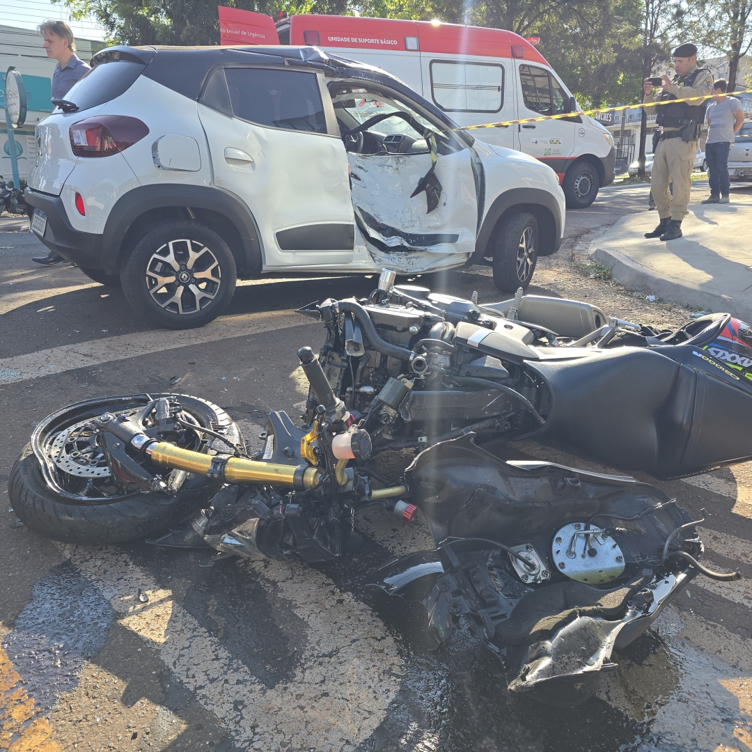 Motociclista é intubado após sofrer acidente gravíssimo em Maringá