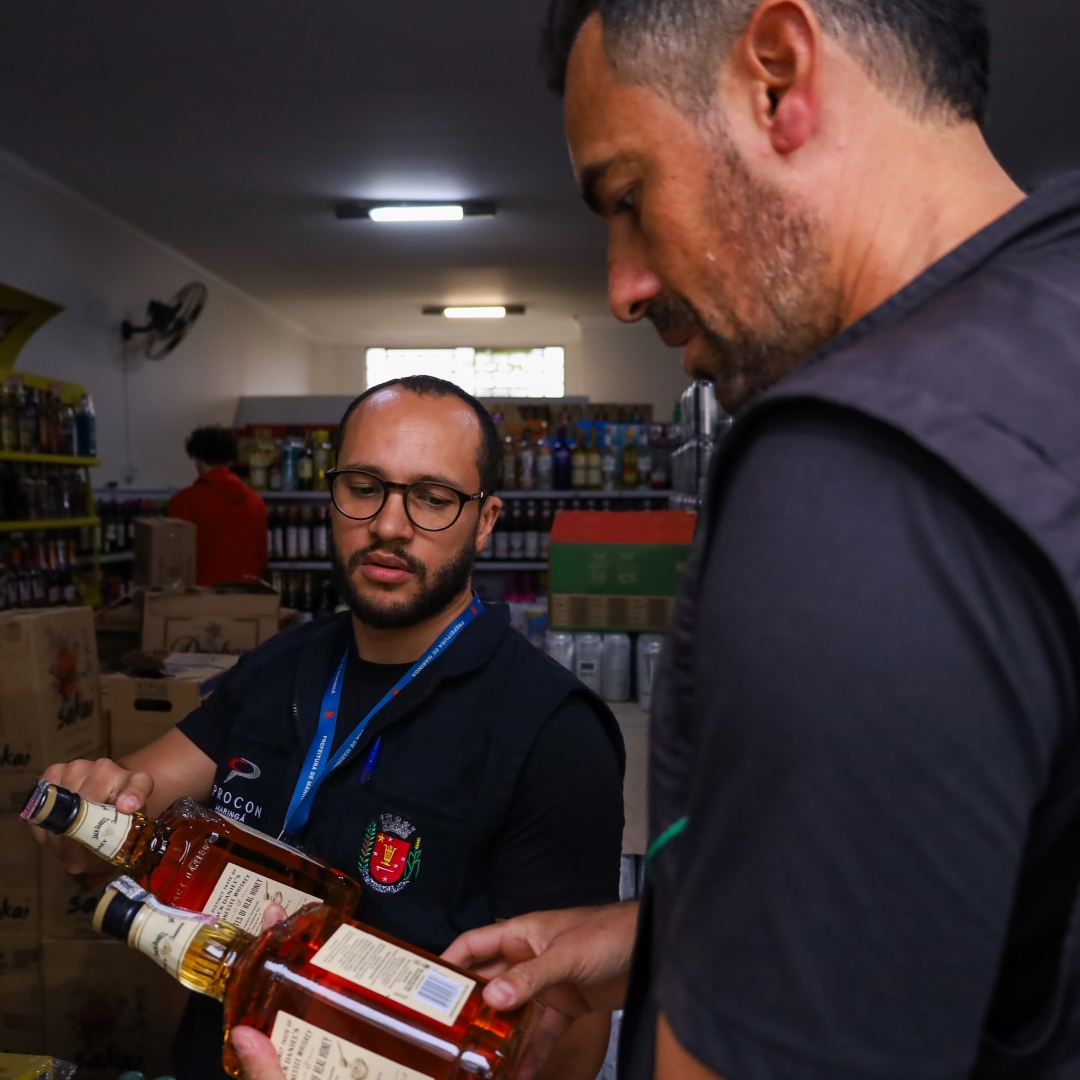 Mais de 100 garrafas de bebidas com indicativo de falsificação são apreendidas em Maringá 