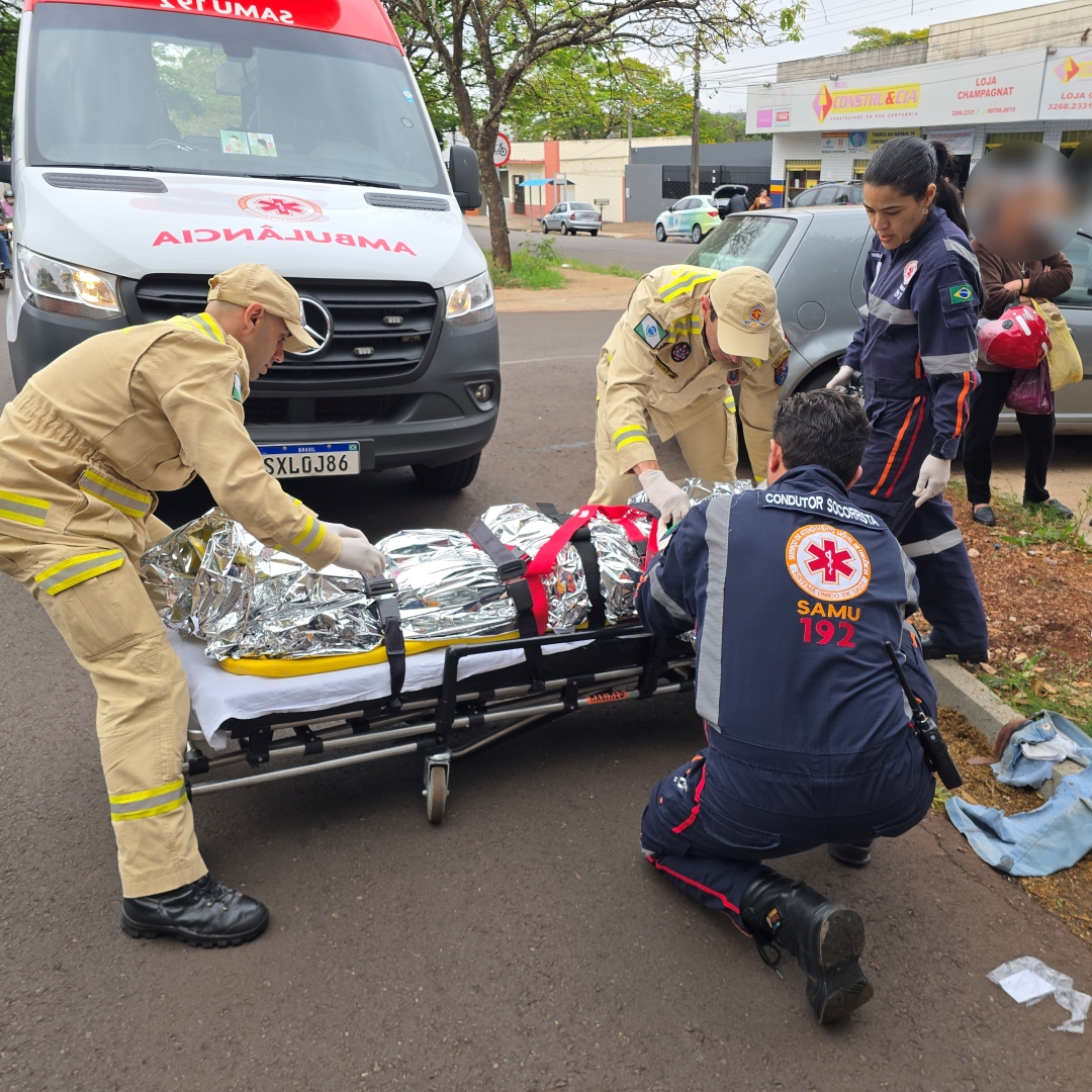 Motorista cruza preferencial e causa acidente grave em senhor de 65 anos