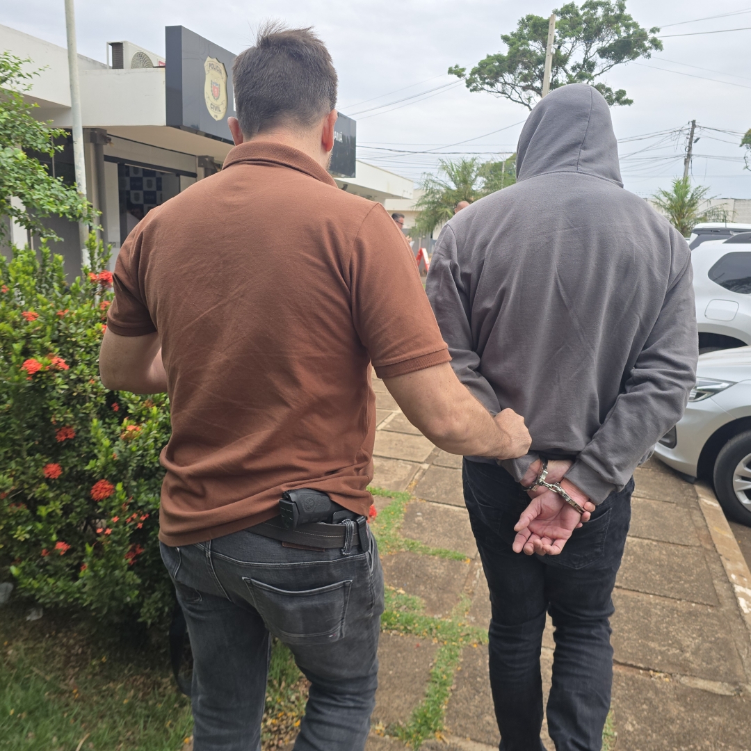 Homem é preso em flagrante vendendo drogas para estudantes da UEM