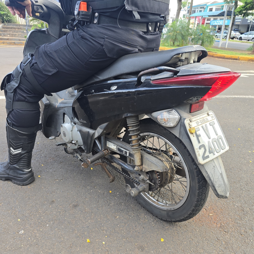 Mulher é presa com moto que foi furtada no mês de Julho em Maringá
