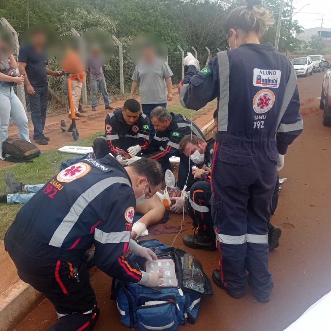 Jovem de 20 anos sofre acidente grave ao cair de patinete