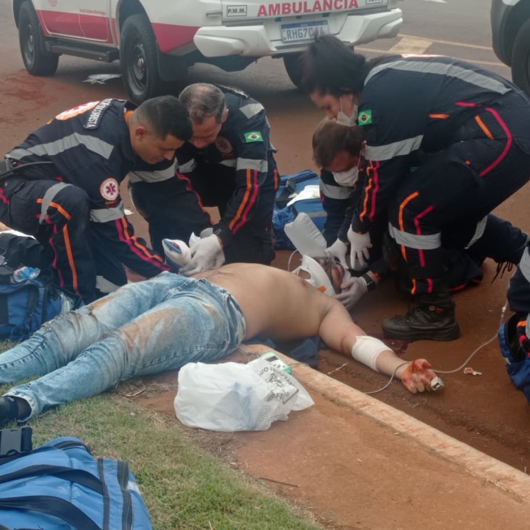 Jovem de 20 anos sofre acidente grave ao cair de patinete