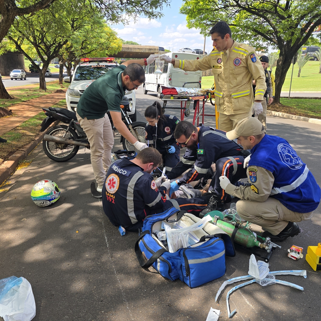 Motociclista que sofreu acidente na Avenida Tuiuti morre no hospital