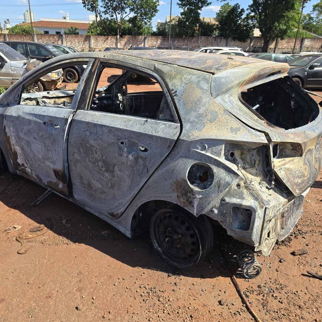 Carro usado por criminosos em duplo homicídio em Mandaguaçu é localizado