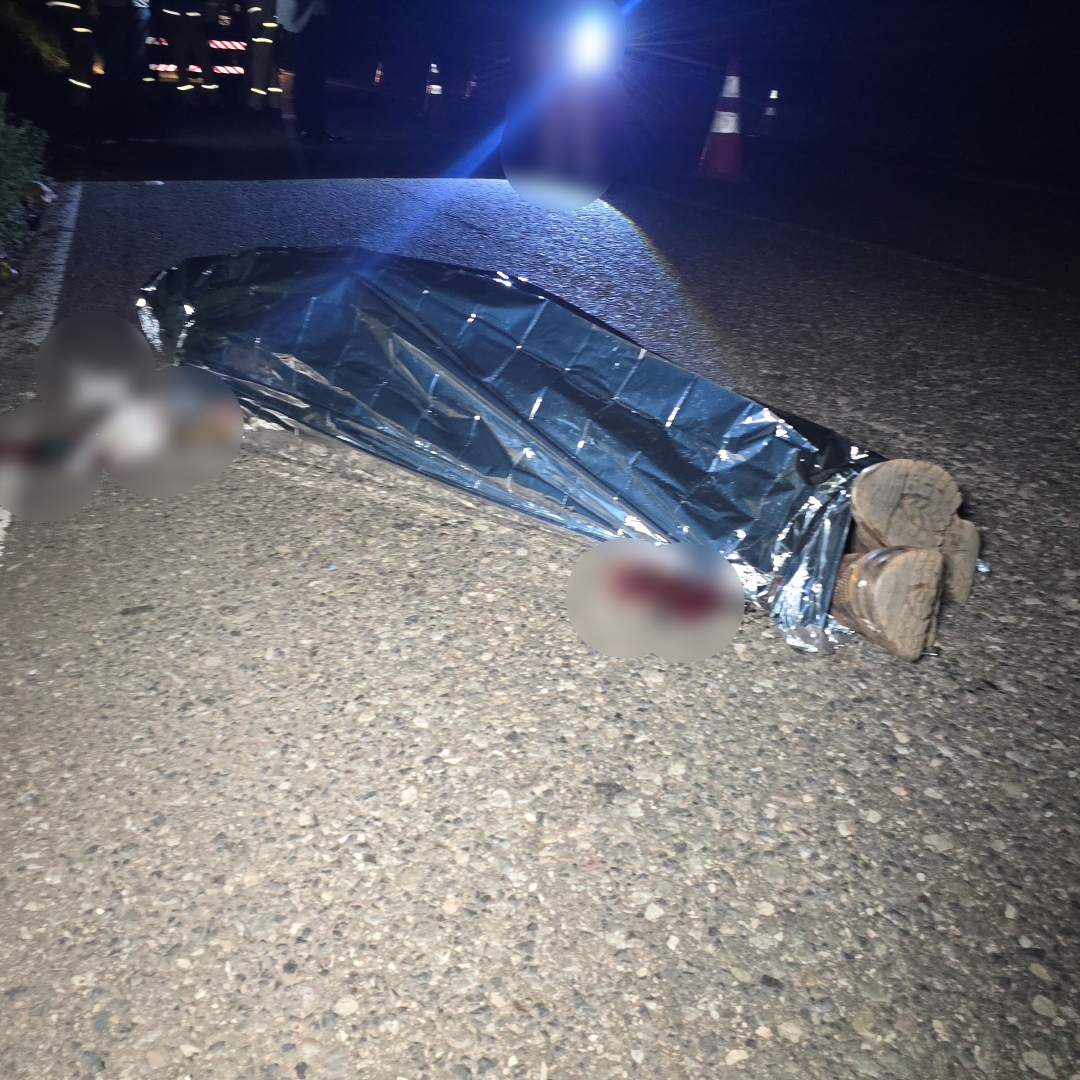 Homem ainda não identificado morre ao ser atropelado por carro no Contorno Sul