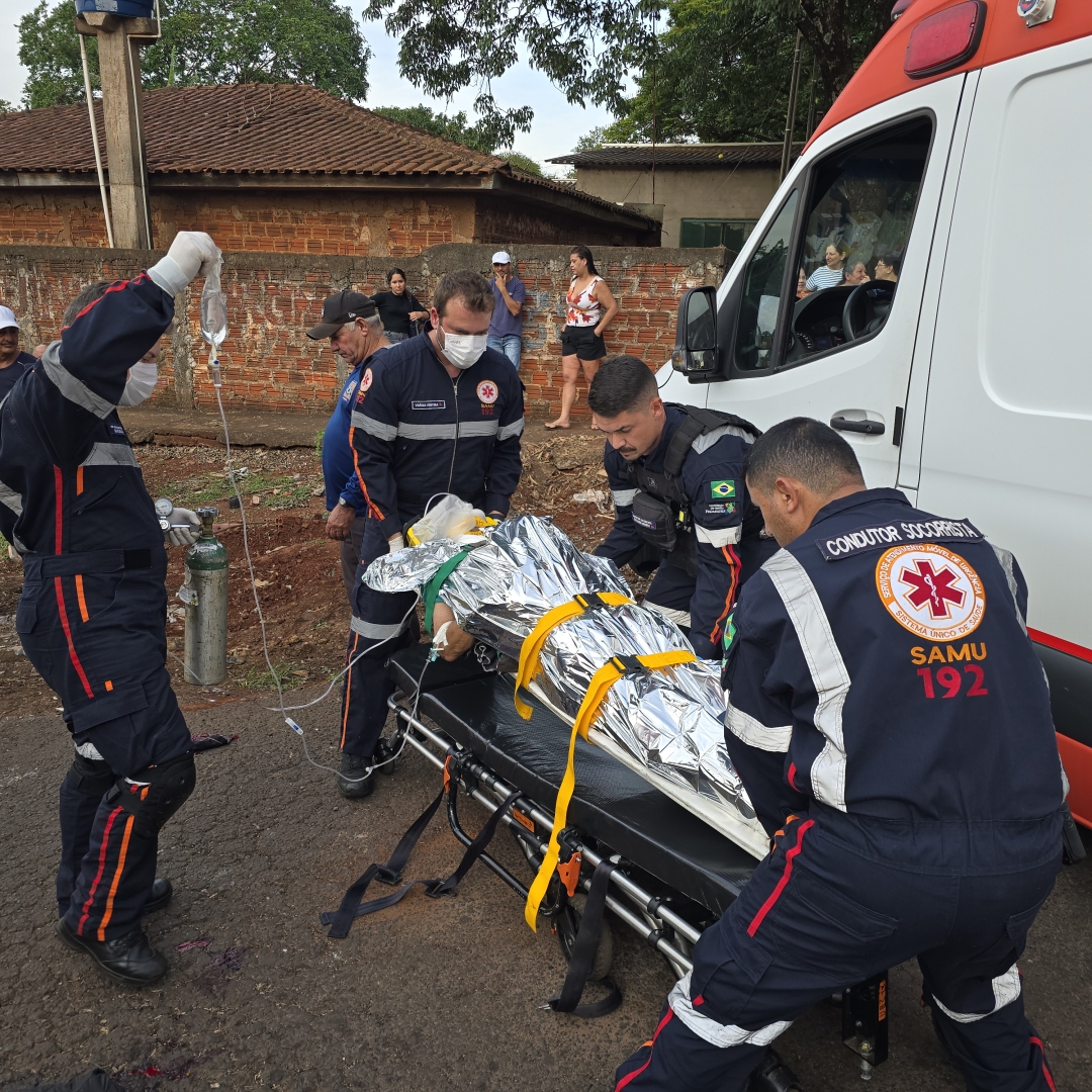 Homem sofre acidente grave ao ser atropelado por caminhão em Paiçandu
