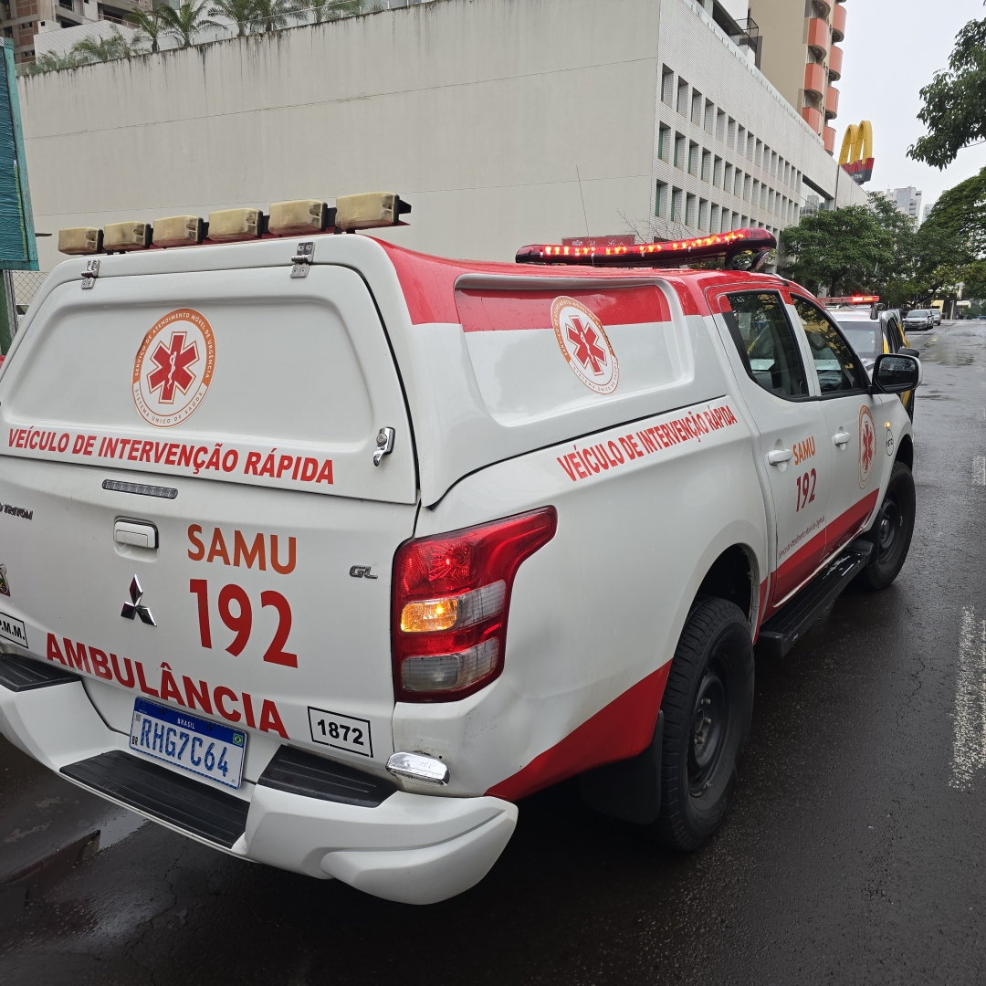 Homem sofre ferimentos graves após ser espancado no centro de Maringá