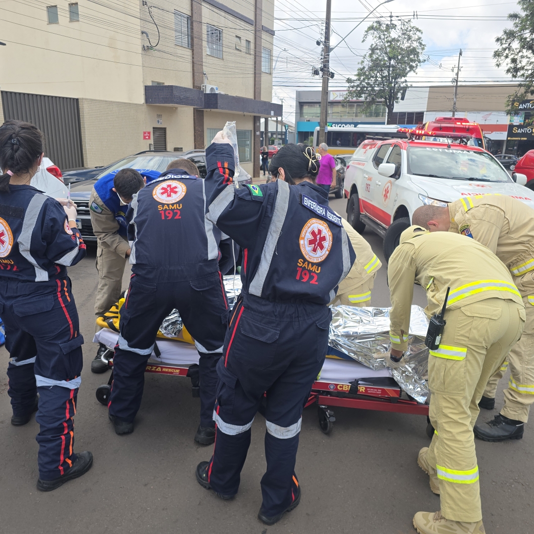 Piloto de moto elétrica é entubado após sofrer acidente em Maringá