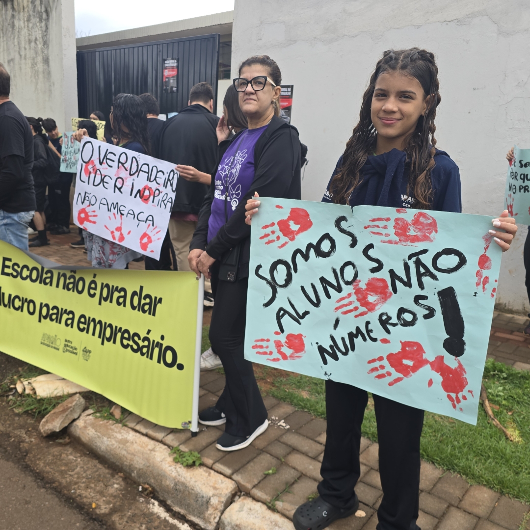 Professores e alunos acusam diretora de escola estadual de assédio moral