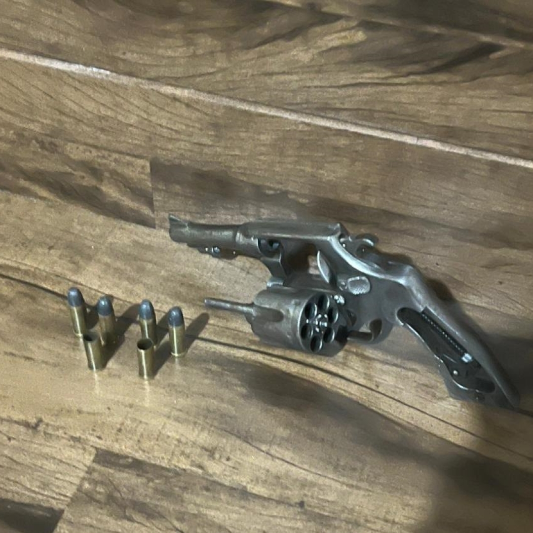 Após denúncia, homem é preso em Paiçandu com arma de fogo