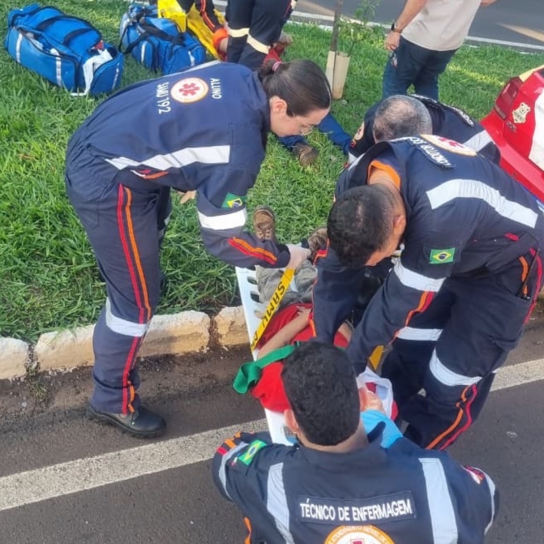 Mulher invade preferencial e provoca acidente grave em Maringá