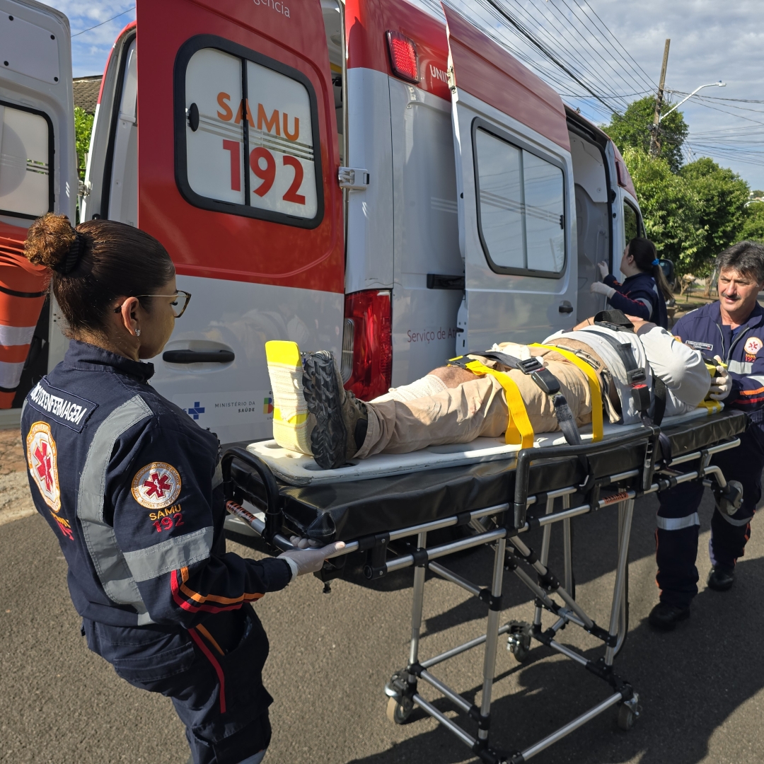 Motociclista de 54 anos sofre fratura exposta ao se envolver em acidente no Jardim Diamante