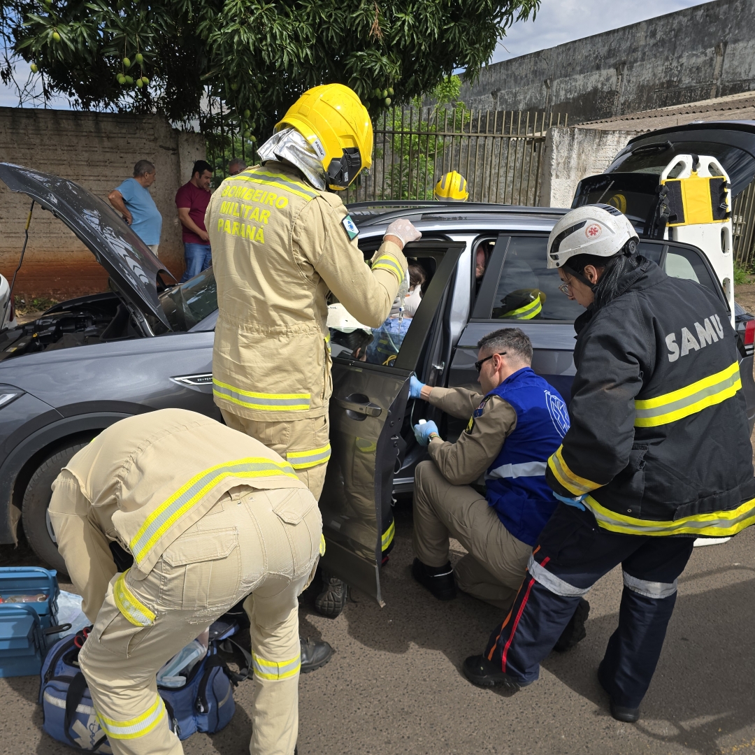 Mulher passa mal no volante e sofre acidente na zona 6, em Maringá