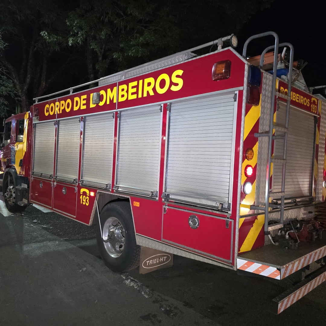Motorista é preso após provocar capotamento em Maringá
