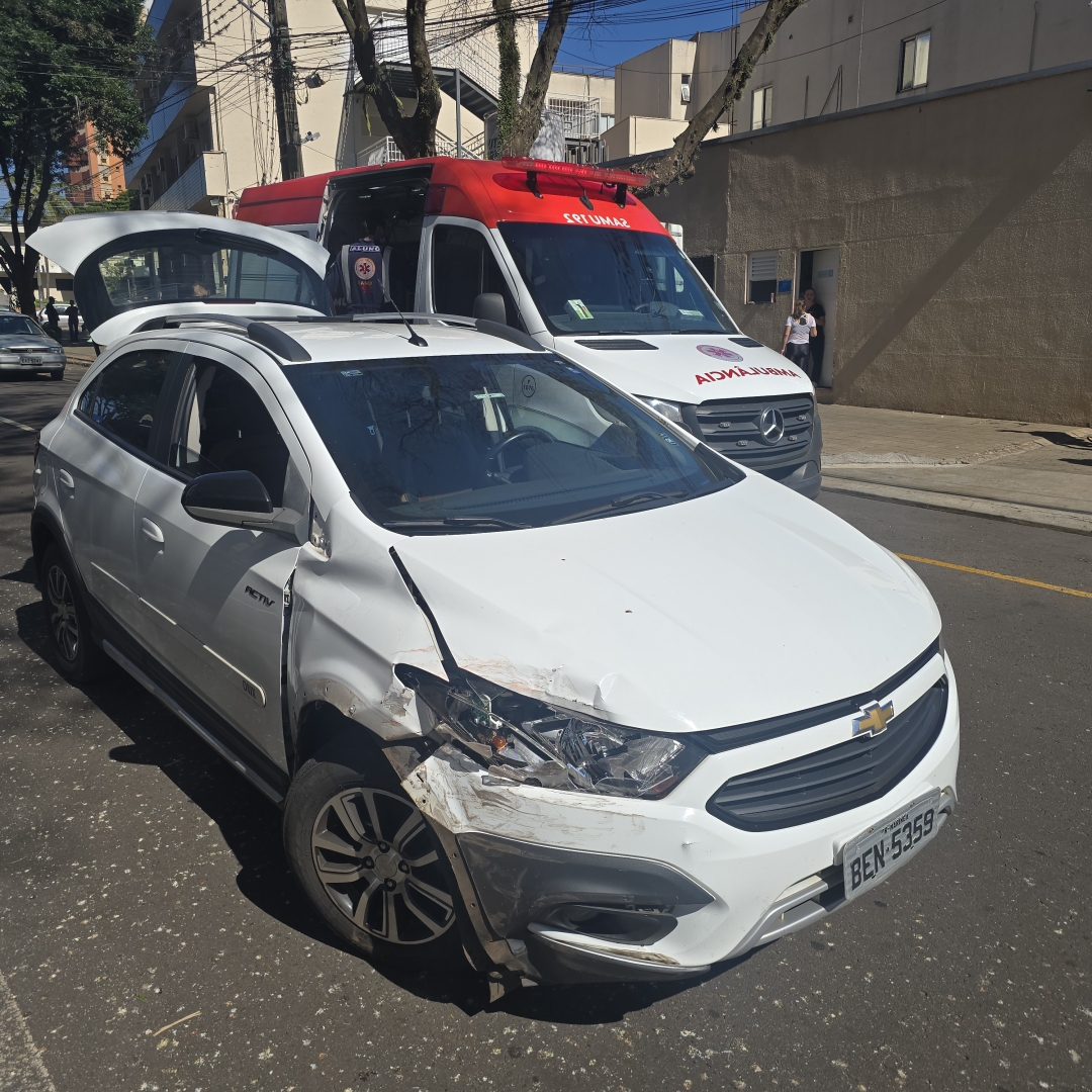 Homem é socorrido após sofrer acidente na área central de Maringá