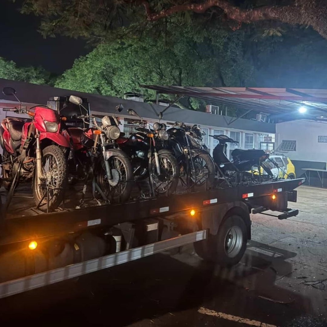 Polícia Militar do 32º Batalhão de Sarandi prende dois ladrões com 5 motos furtadas