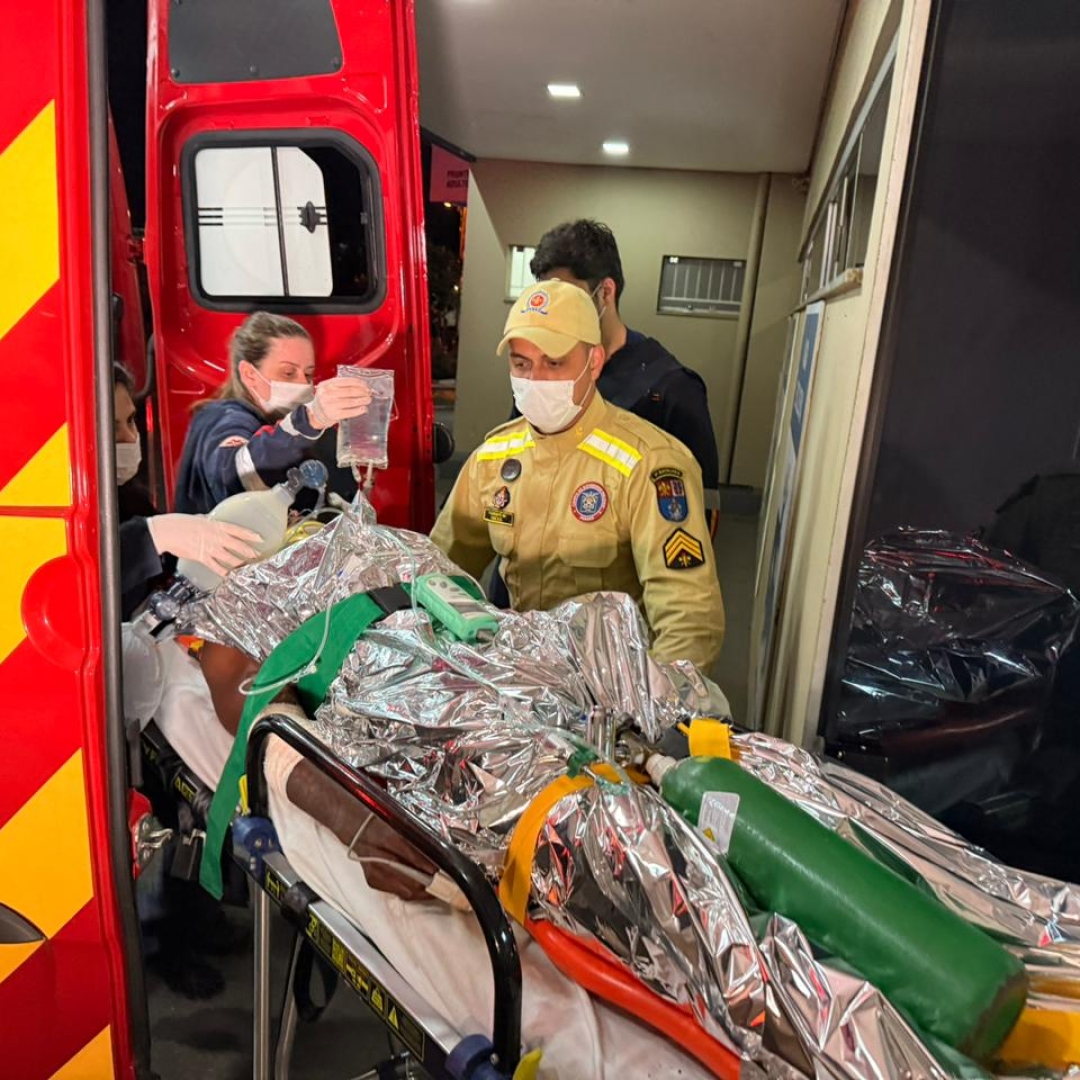 Bandido que roubou carro em Maringá é baleado no ânus após fazer família refém