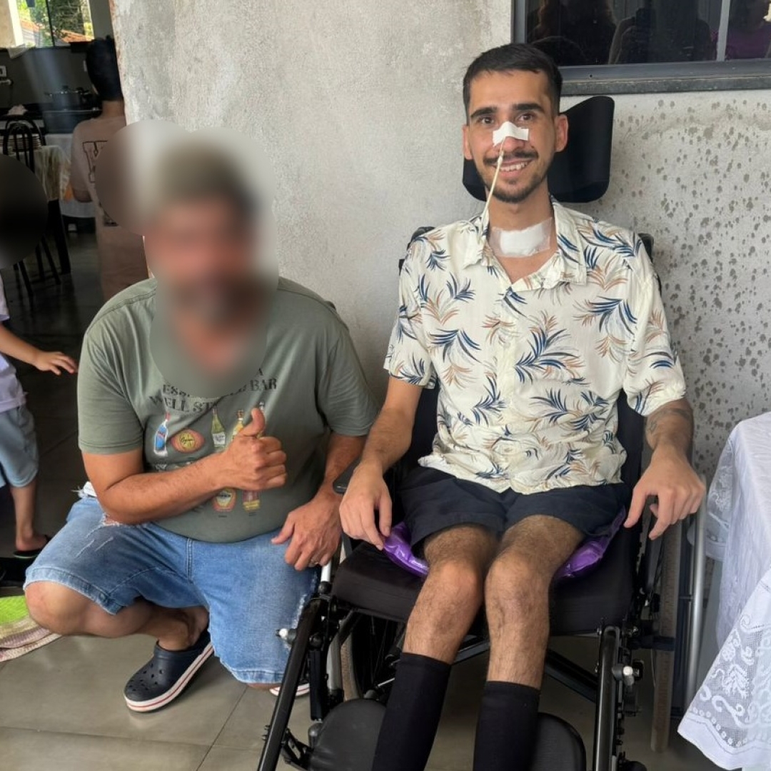 Motociclista que ficou em coma por ter sofrido acidente já está em casa