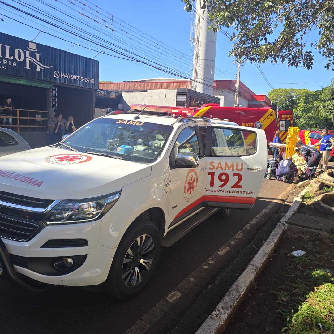 Homem visivelmente embriagado é atropelado por carro na zona 5