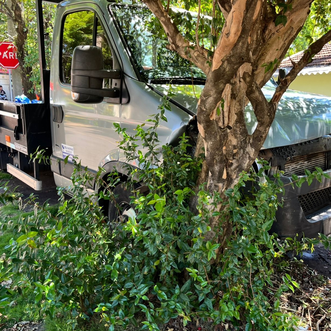 Mulher e crianças ficam feridas em acidente no Jardim Alvorada