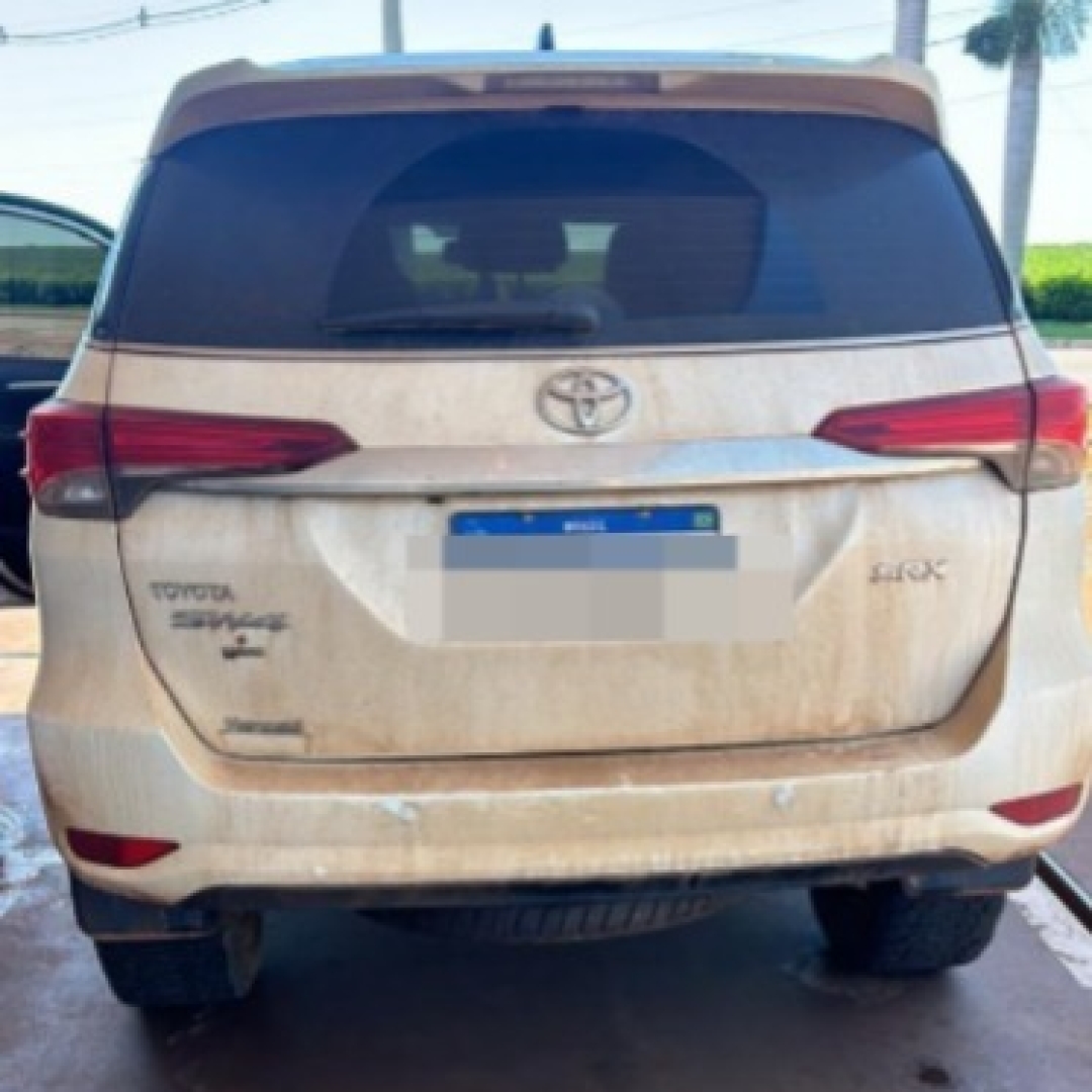 Cerco policial na área rural de Ivatuba termina com homem preso e veículos apreendidos