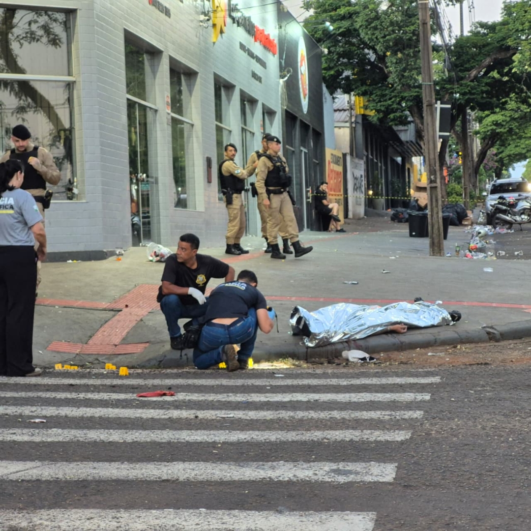 Rapaz de 23 anos é executado a tiros em conveniência de Maringá