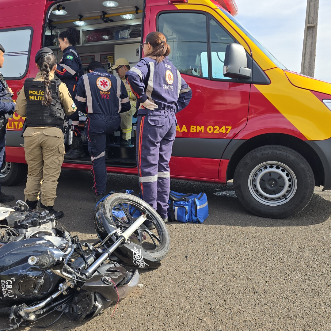 Três pessoas se ferem após colisão frontal envolvendo duas motos em Iguatemi