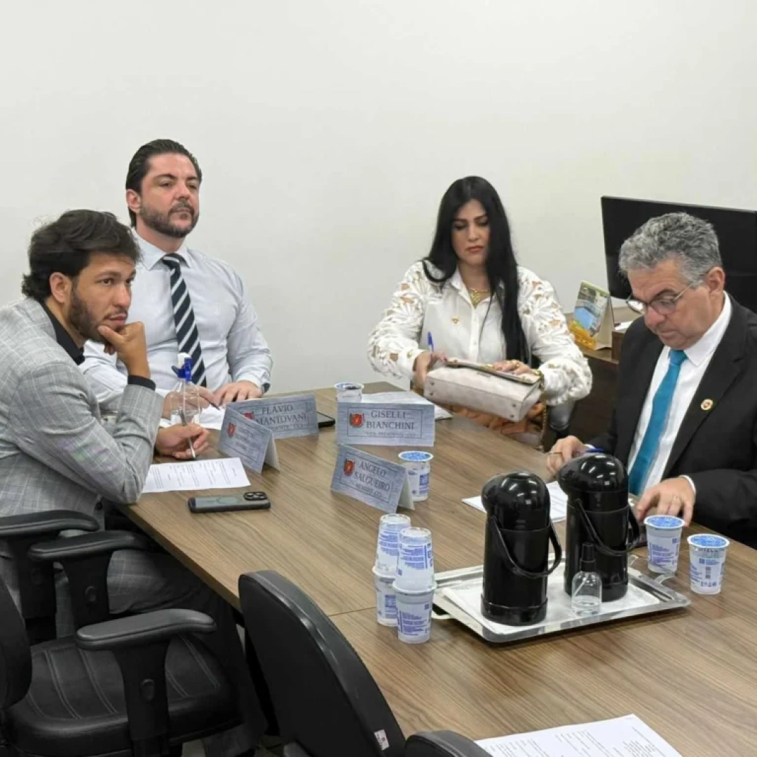 Projeto de vereador propõe sepultamento de animais domésticos em cemitérios de Maringá