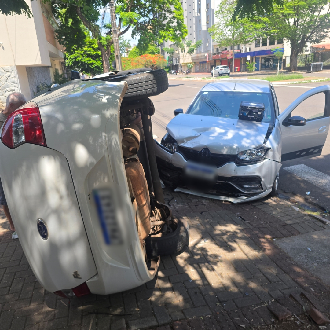 Motorista provoca acidente na zona 7 ao invadir preferencial