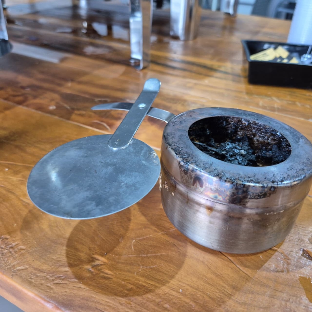 Mulher sofre queimaduras em mais de 80% do corpo ao acender réchaud de buffet