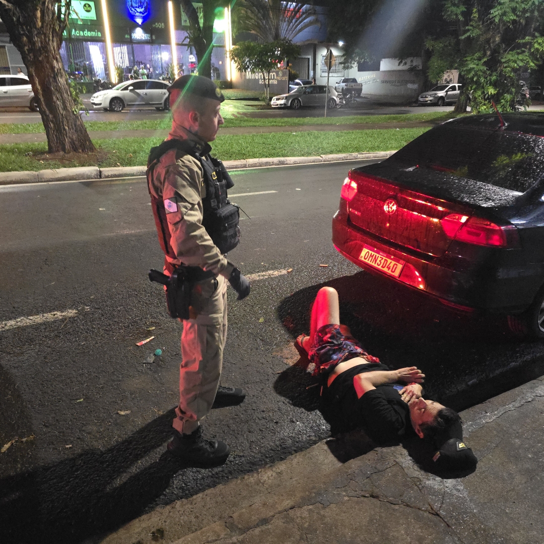 Rapaz fica com vísceras expostas após ser esfaqueado em Maringá