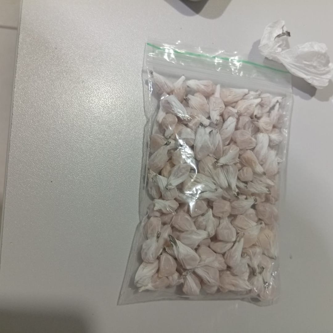 Rapaz envolvido em homicídio e um atentado é preso com pistola em Sarandi