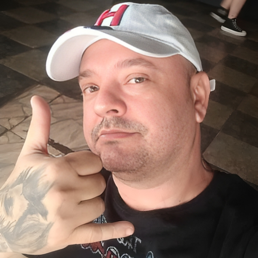 Agente da Guarda Municipal mata a tiros ex-namorada na frente de uma criança