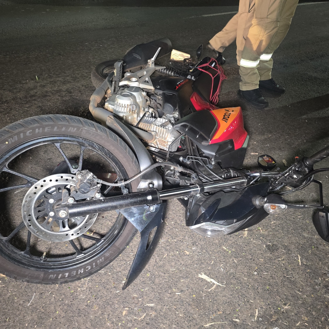 Motociclista fica gravemente ferido ao sofrer acidente na Avenida Colombo