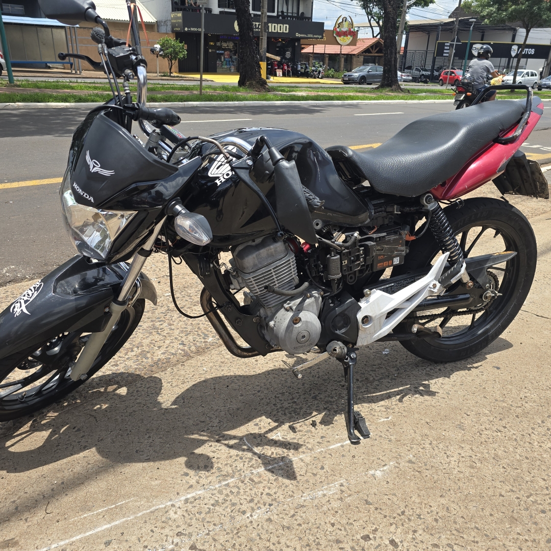 Pai e filha ficam feridos após briga de trânsito em Maringá