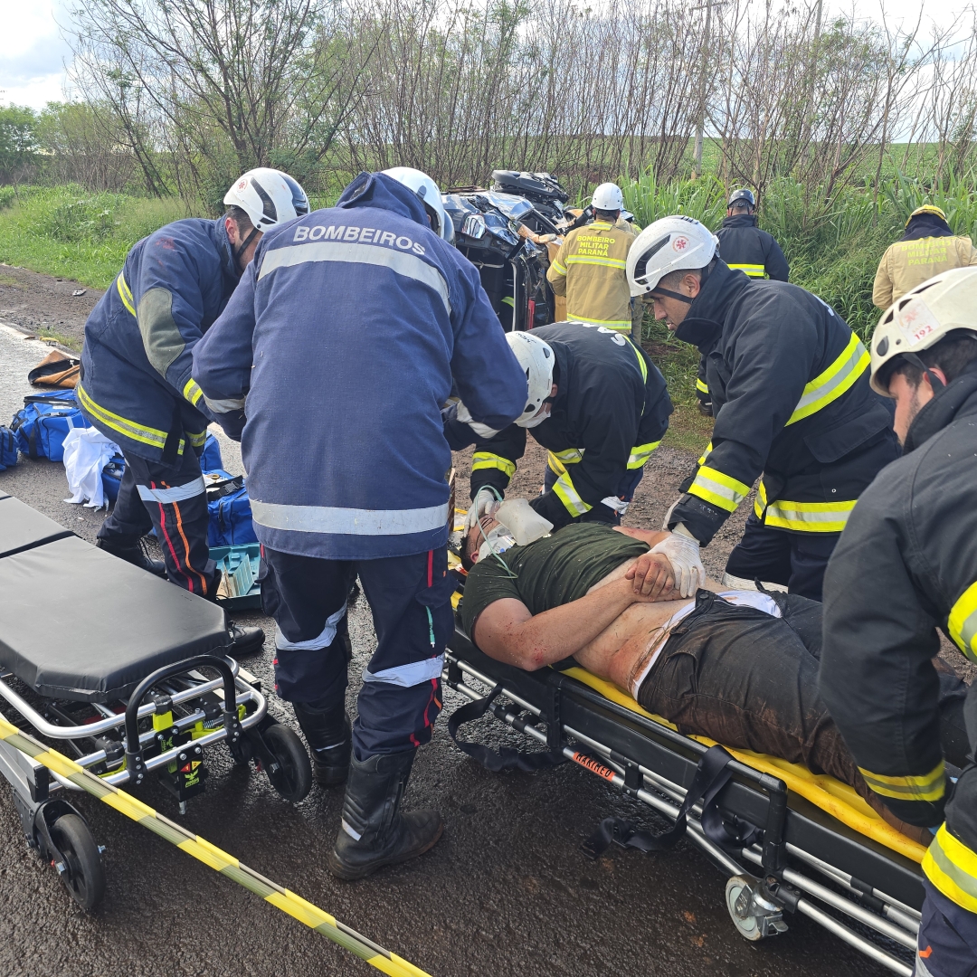 Casal que passaria a ceia de Natal em Londrina sofre acidente gravíssimo na rodovia PR-323